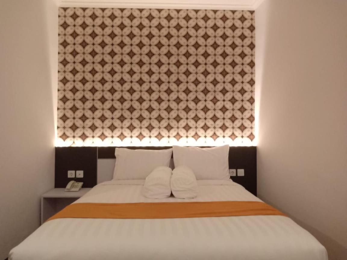 Hotel Front One Boutique Tugu Muda Semarang Zewnętrze zdjęcie