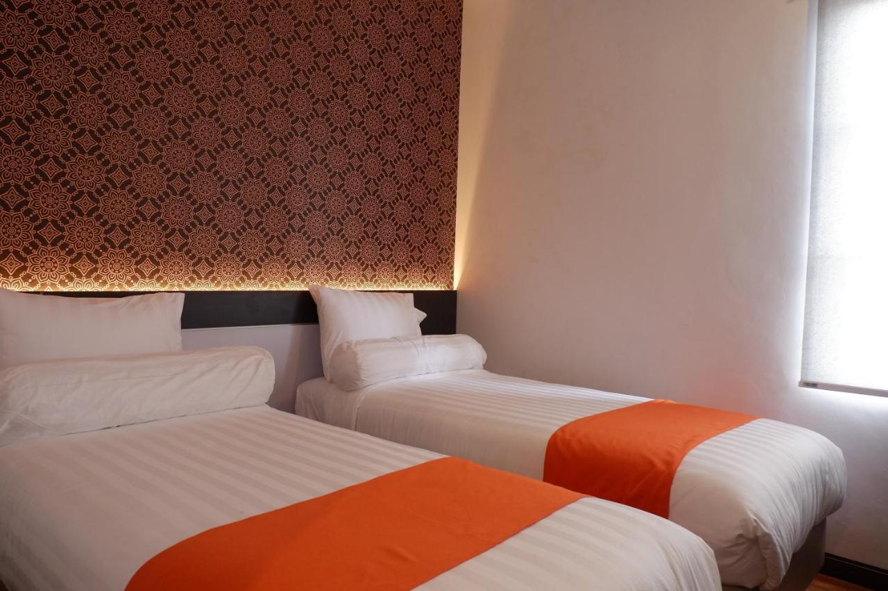 Hotel Front One Boutique Tugu Muda Semarang Zewnętrze zdjęcie
