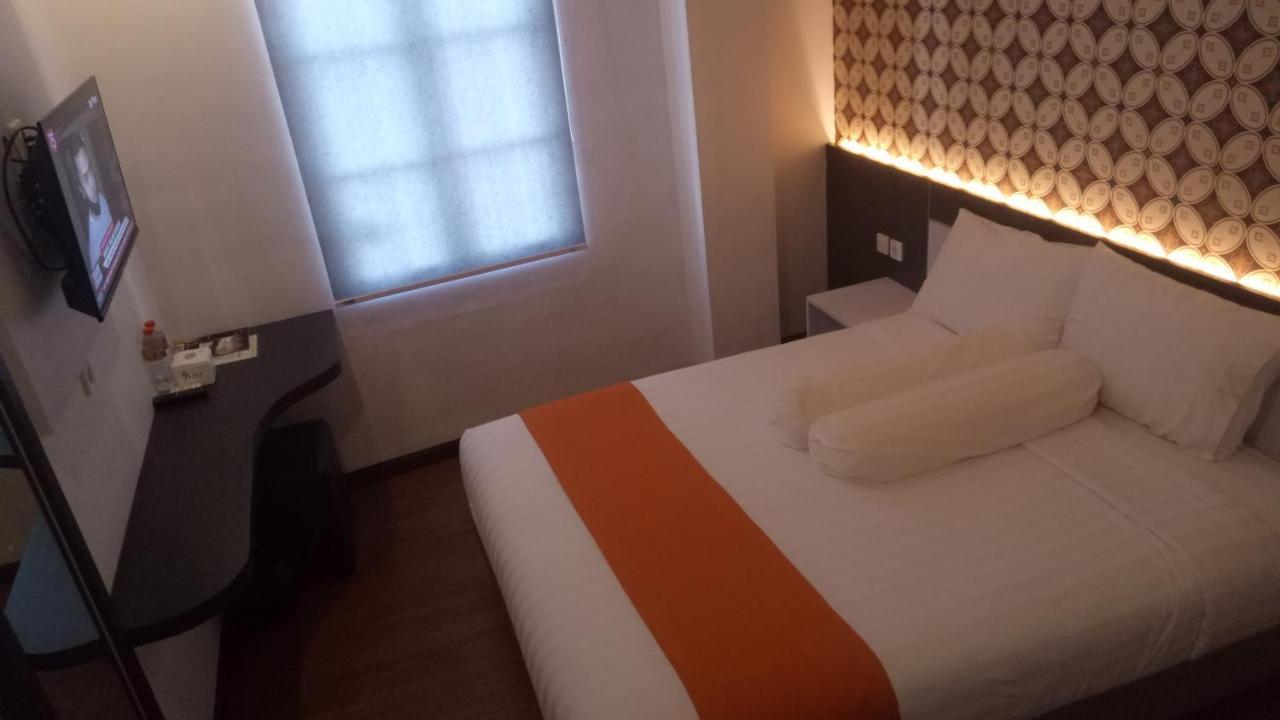 Hotel Front One Boutique Tugu Muda Semarang Zewnętrze zdjęcie