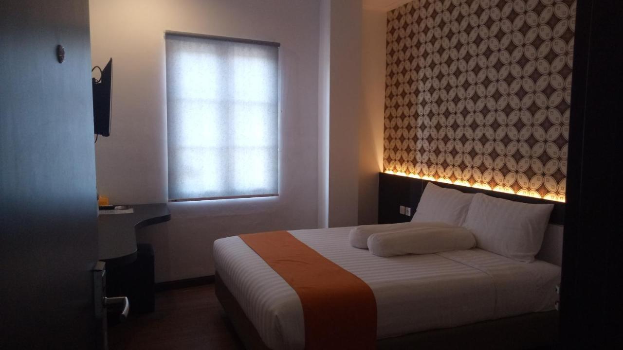 Hotel Front One Boutique Tugu Muda Semarang Zewnętrze zdjęcie