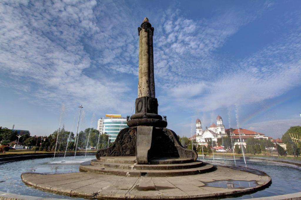 Hotel Front One Boutique Tugu Muda Semarang Zewnętrze zdjęcie