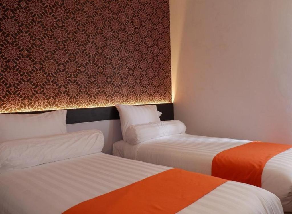 Hotel Front One Boutique Tugu Muda Semarang Zewnętrze zdjęcie