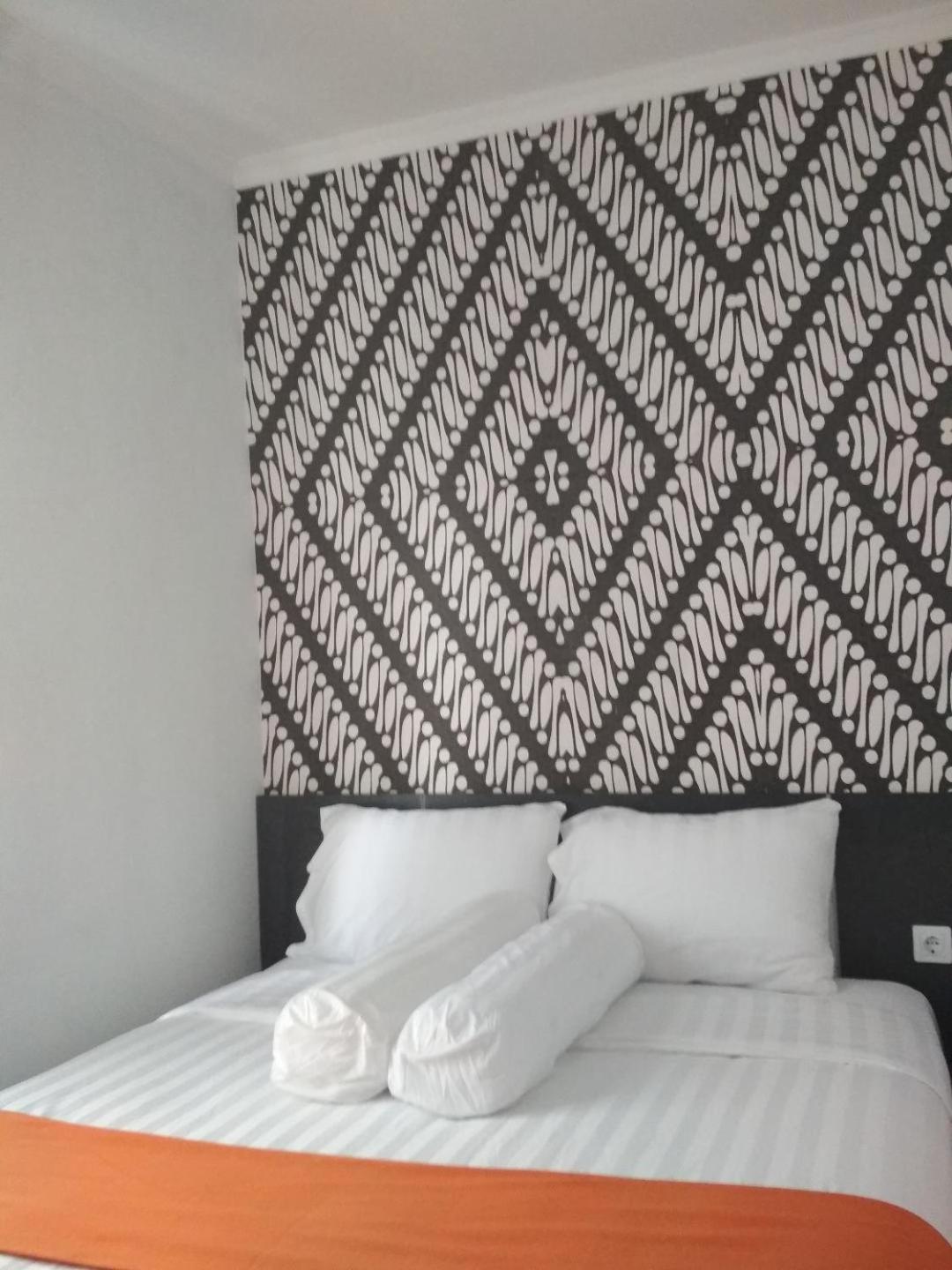 Hotel Front One Boutique Tugu Muda Semarang Zewnętrze zdjęcie